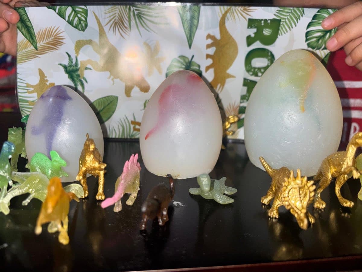 Huevos mágicos DinoBoom con dinosaurios dentro